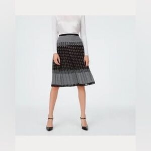 Club Monaco Pleated Pletala Skirt with Polka Dots and Colorblock Sz 0